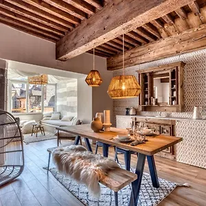 https://un-lieu-unique-le-boheme.hotels-rhonealpes.com
